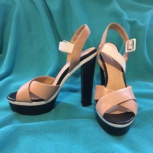 Leather high chunky heel shoes